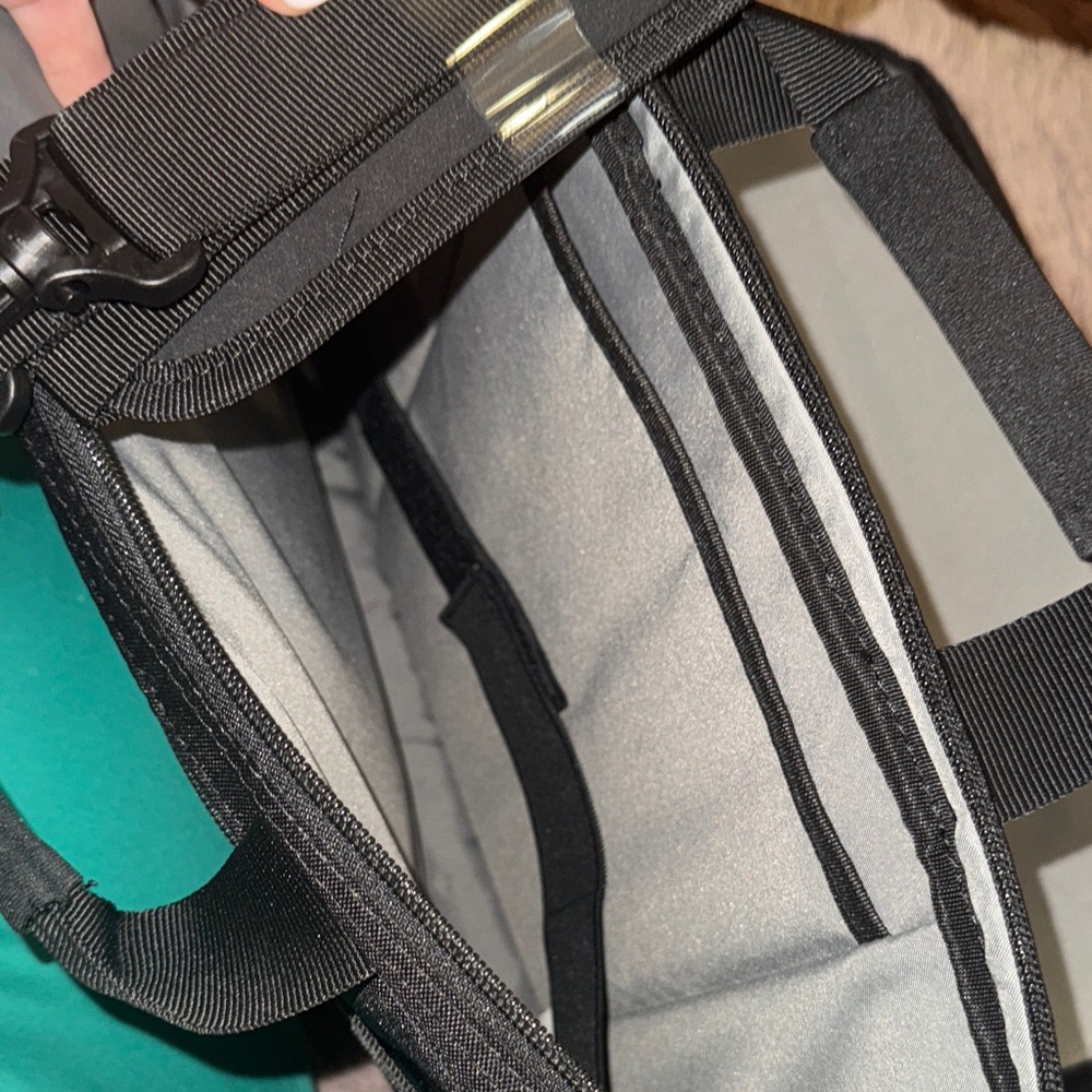 Stylish Black Laptop Bag for Men - Picture 4 of 8